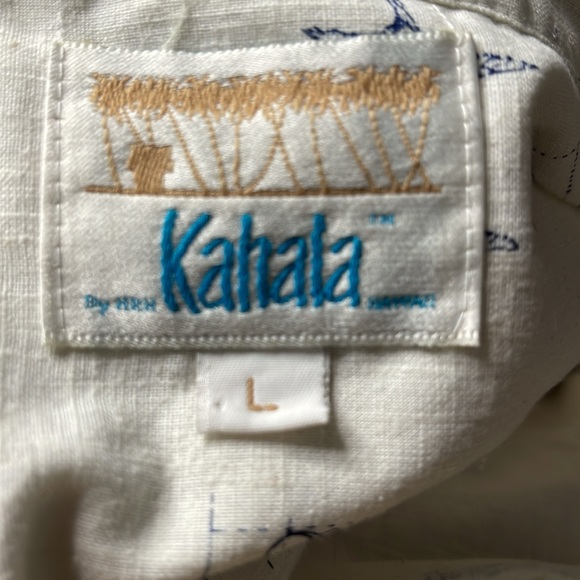 "Island Vibes: Bundle of Two Hawaiian Shirts โ Ideal for Summer Adventures - Picture 2 of 5